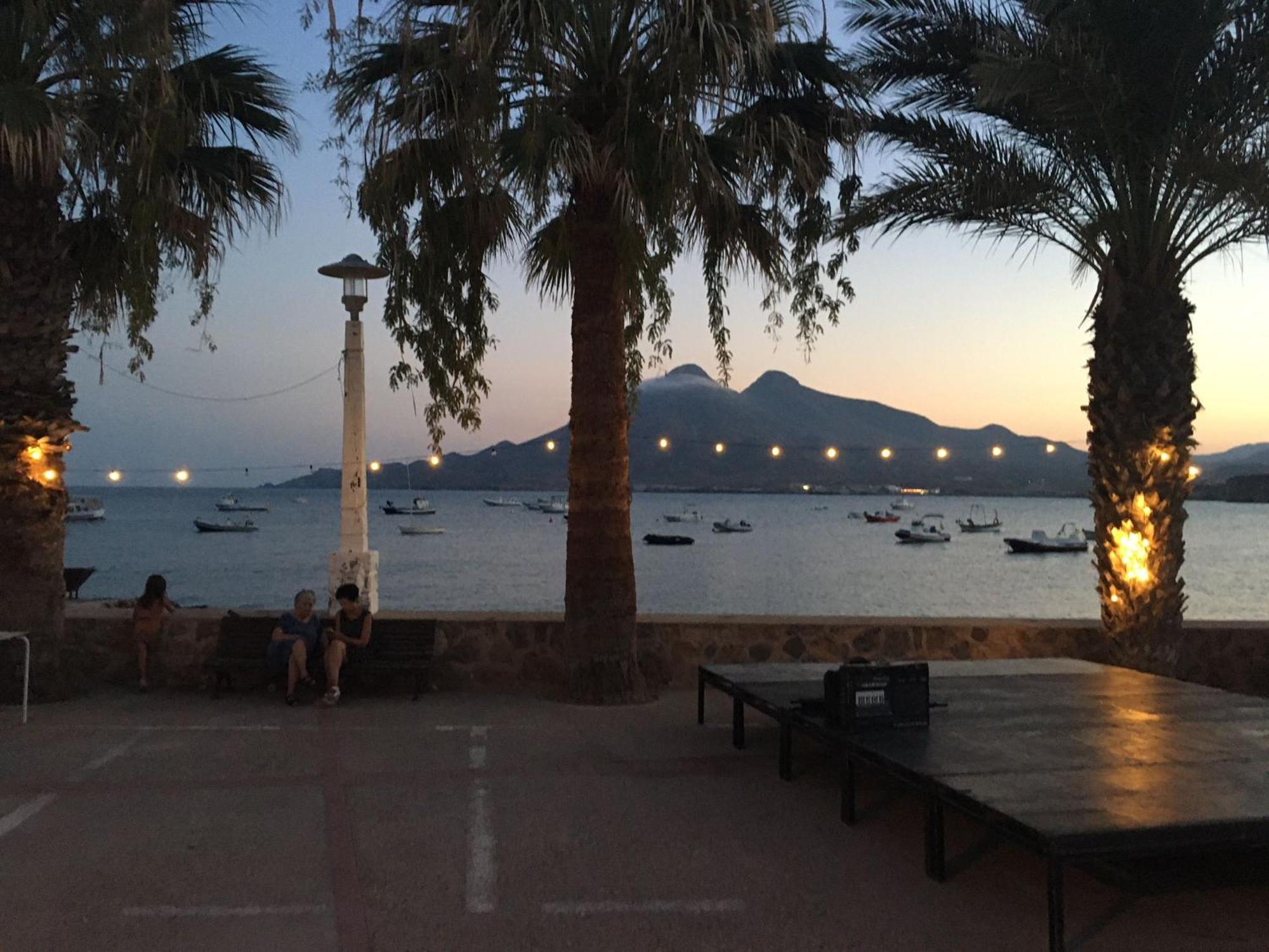 Isleta Apartamento Con Terraza, Vistas Y Wifi 拉伊斯莱塔德尔摩洛 外观 照片
